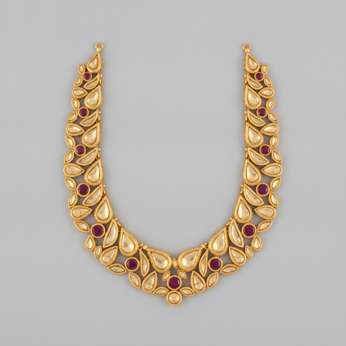 Necklace product photo
